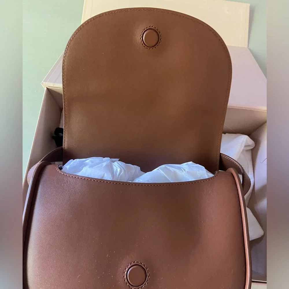 NWT Cuyana Modern Saddle Bag in Chesnut Smooth Leather and Giftbox